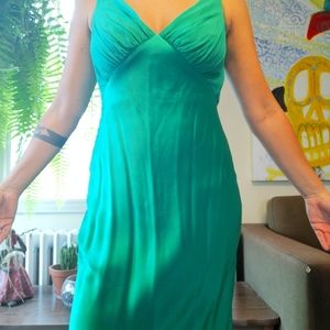 Beutiful long emerald green TADASHI silk gown.